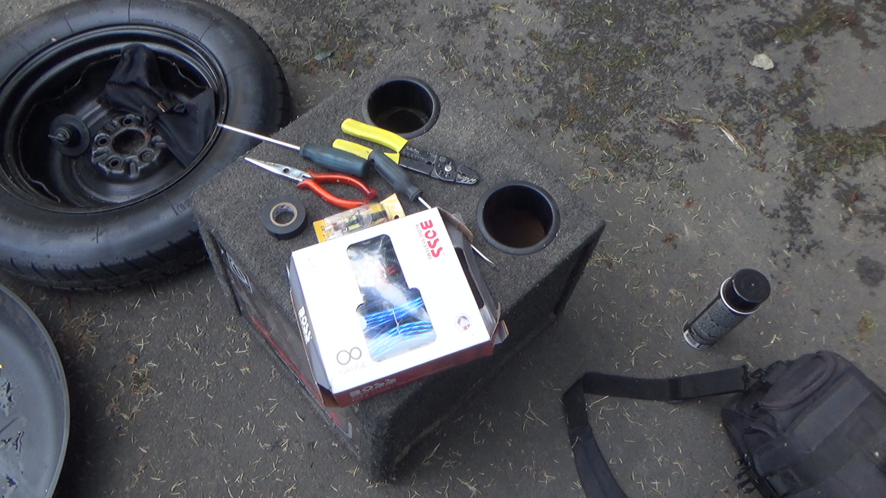 2008 Honda CR-V Gets a Sub Install with the Factory Deck.